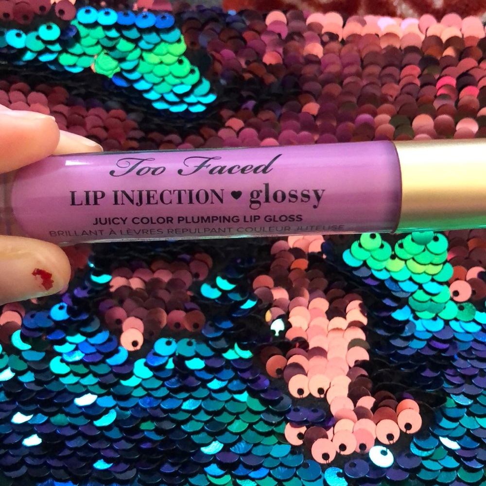 Too Faced Lip Injection glossy